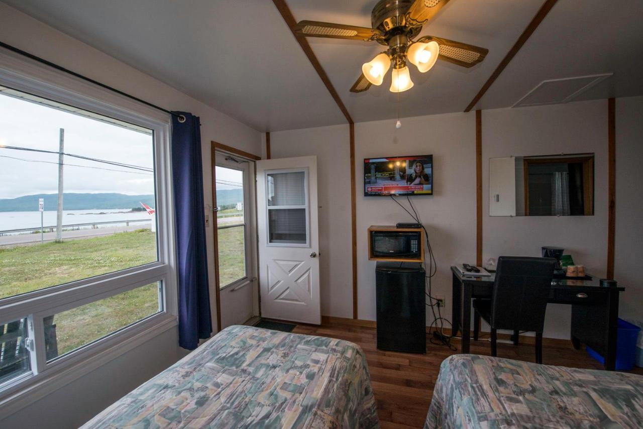 Sea Breeze Motel Інґоніш Екстер'єр фото